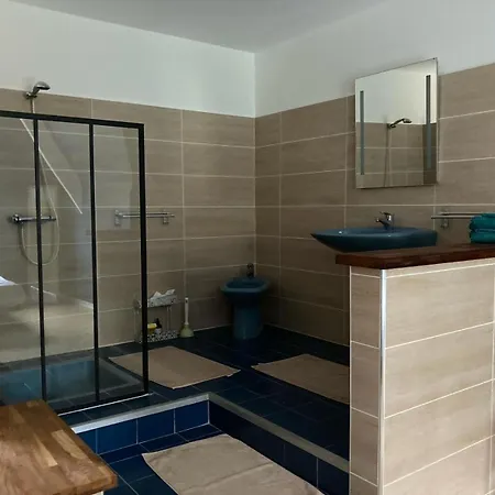 Homestay A Louer Avec Grand Lit 160 Par 200 Au Mans *